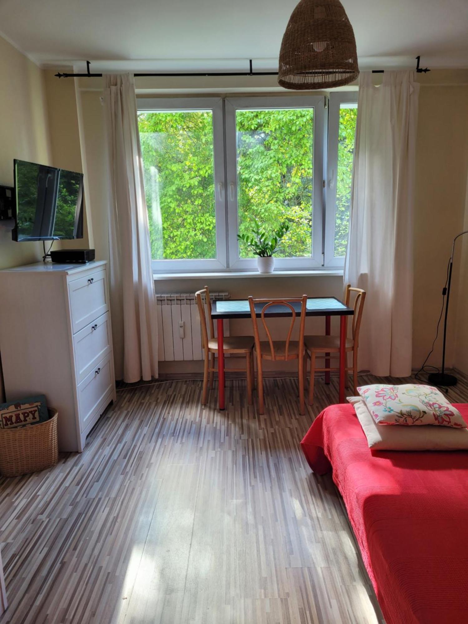 Leilighet Sunny And Lovely Apartment. Near Chopin Airport!