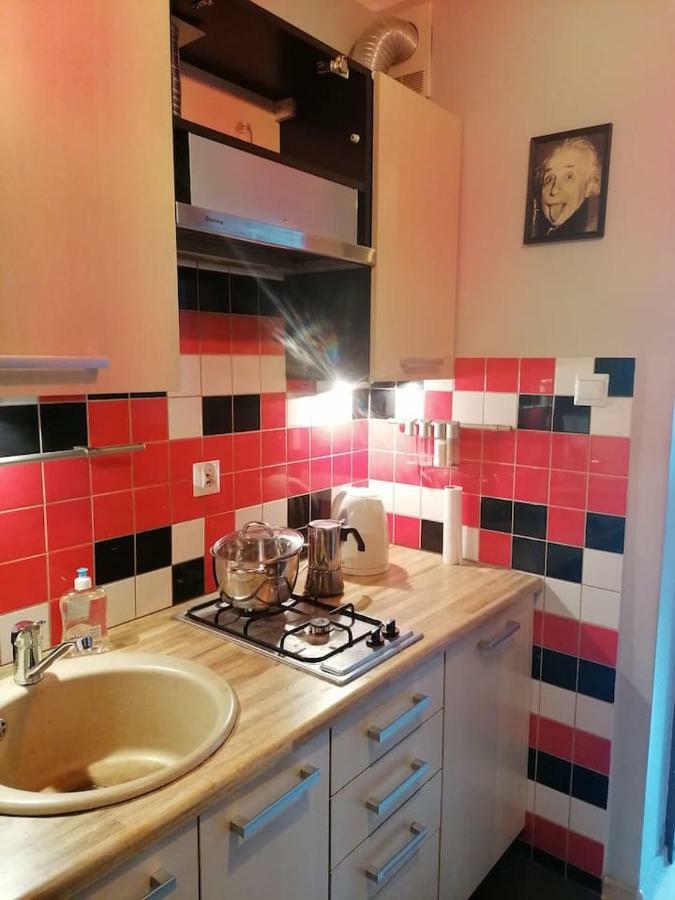 Sunny And Lovely Apartment. Near Chopin Airport! Leilighet